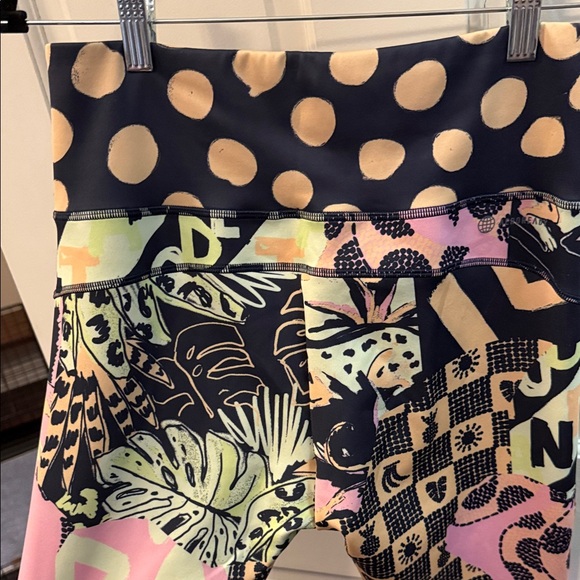 FARM Rio Multicolor Patterned Leggings - Picture 4 of 6